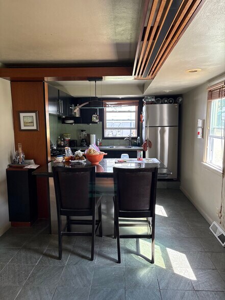 Kitchen - 105 Robert Dr