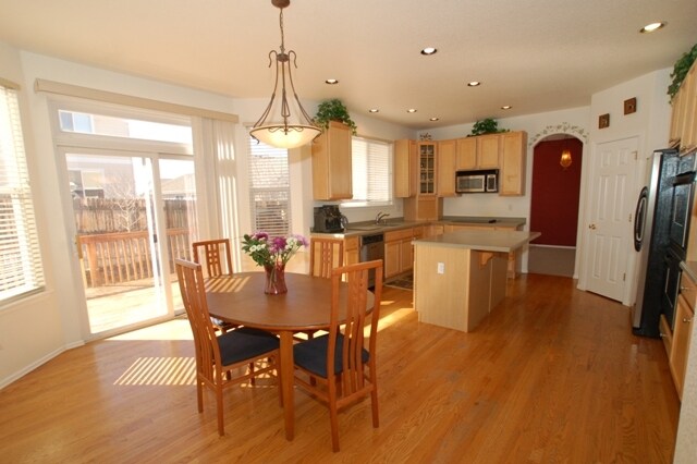 Building Photo - 10245 Carriage Club Dr