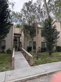 Building Photo - 600 Central