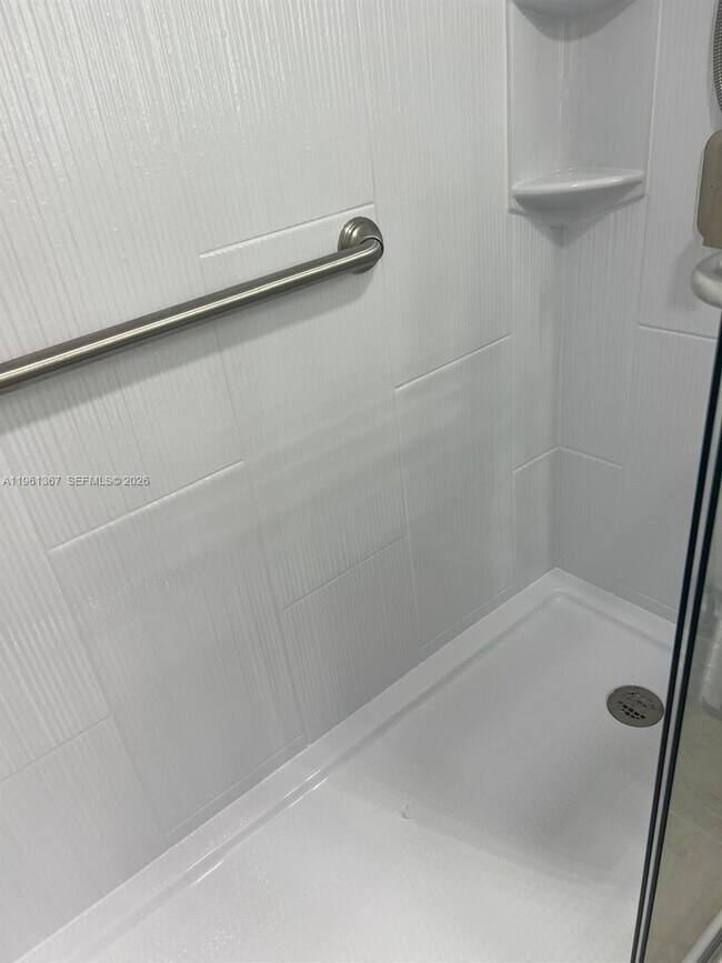 Building Photo - 1400 SW 124th Terrace