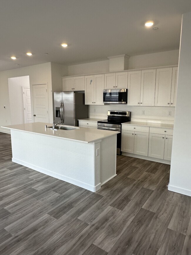 Building Photo - 4417 Hampton Wy