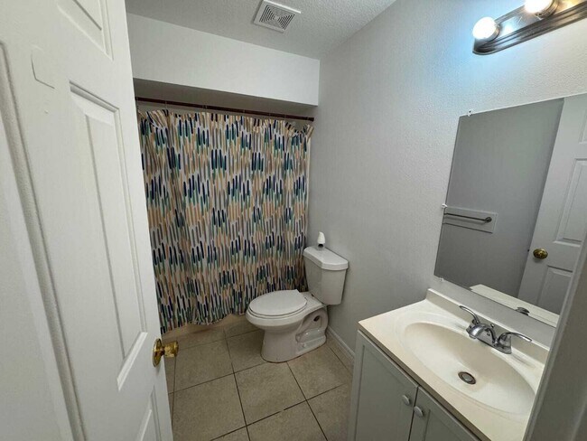 Building Photo - 865 17th Ln SW