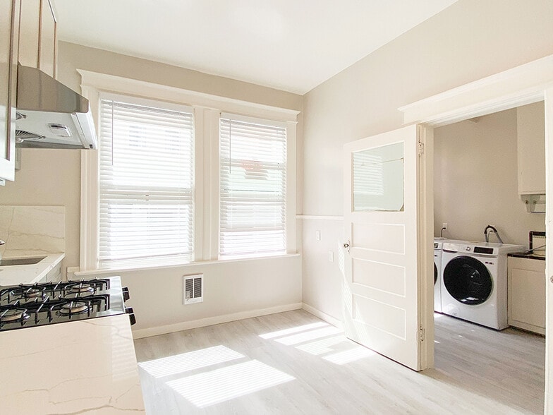 Building Photo - 527 Union St