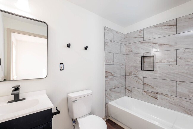 Building Photo - 3 Bedroom, 2 Bath in North Pratt