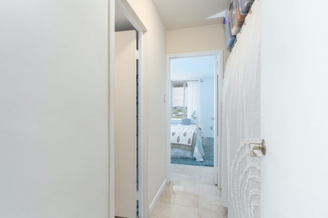 Building Photo - Sunny 2 BR at Claridge House Coop