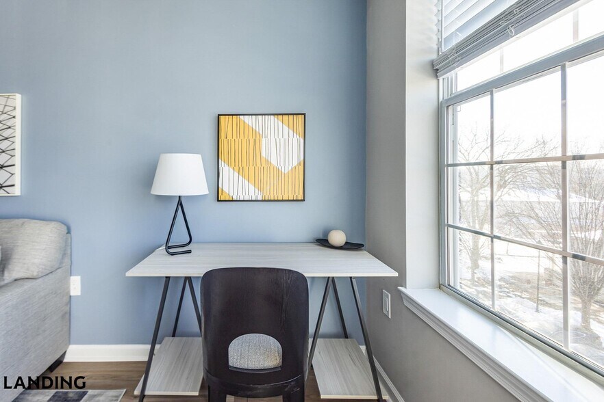 Building Photo - 100 River Park Dr