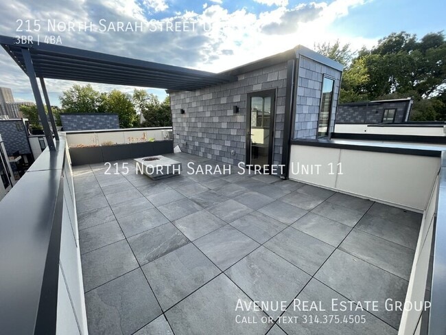 Building Photo - 215 N Sarah St