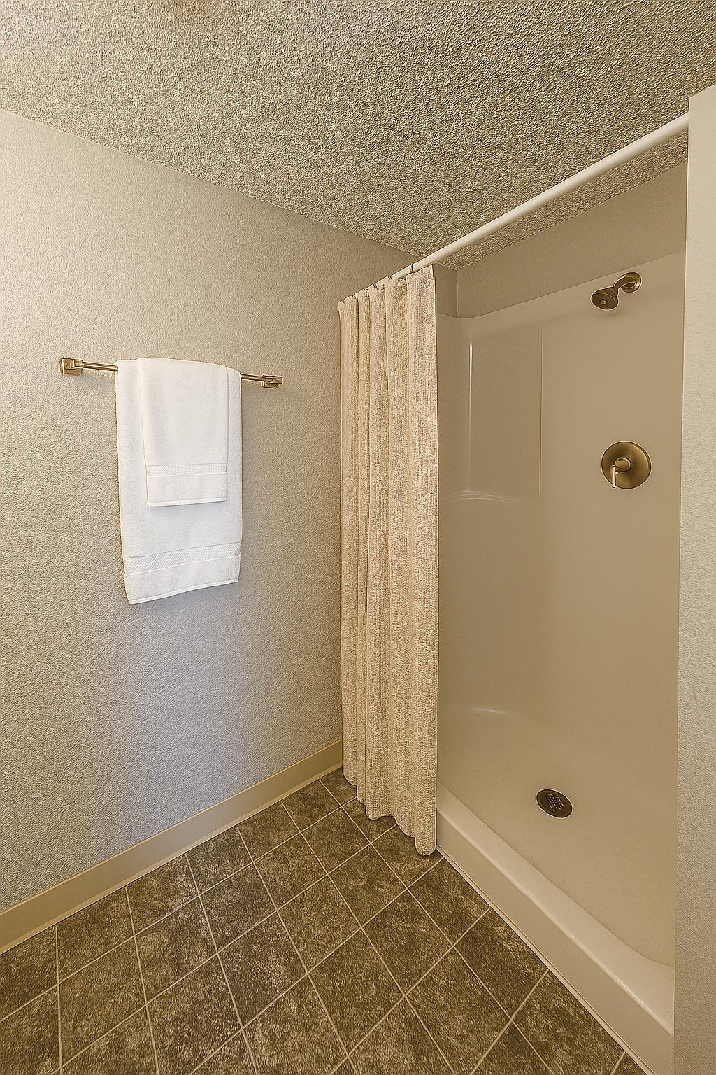 Building Photo - 902 E 5th St