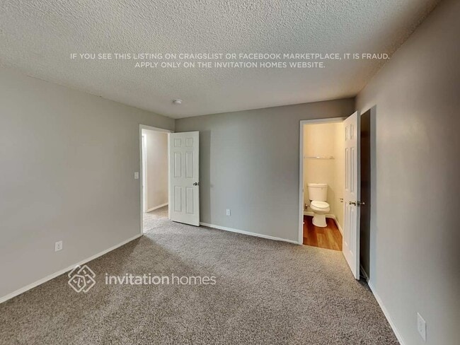 Building Photo - 1827 S Genoa St