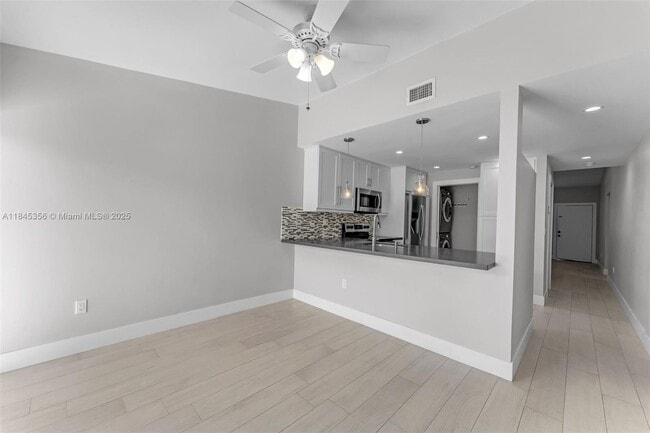 Building Photo - 10830 SW 72nd St