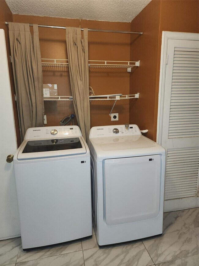 Building Photo - 4440 NW 92nd Way