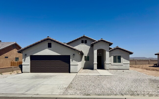 Building Photo - Enjoy the afternoon views in the 3 Bedroom...