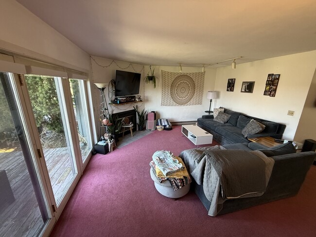 Building Photo - 160 Westview Ln