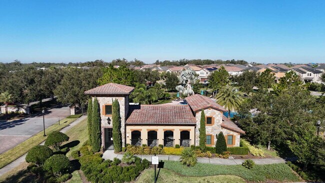 Building Photo - 925 Terra Vista St