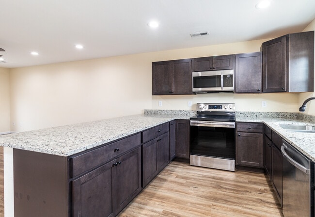 Building Photo - 936 Warrior Hill Dr