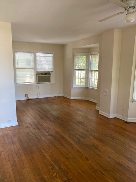 Living Room - 1139 Bay St NE