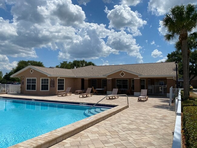 Building Photo - RESORT STYLE, GATED 1ST FLOOR CONDO LOCATE...