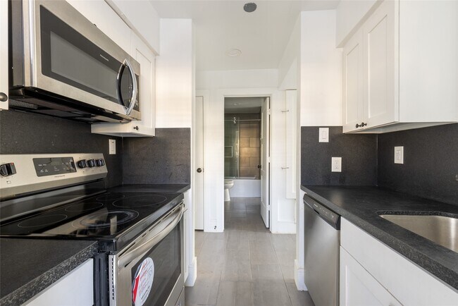 Building Photo - 10075 Westpark Dr