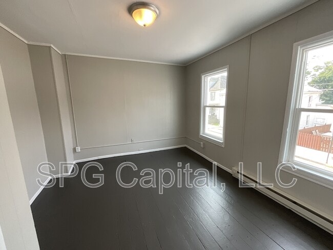 Building Photo - 115 N Penn St