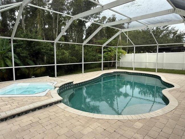 Building Photo - 212 Arbor Woods Cir
