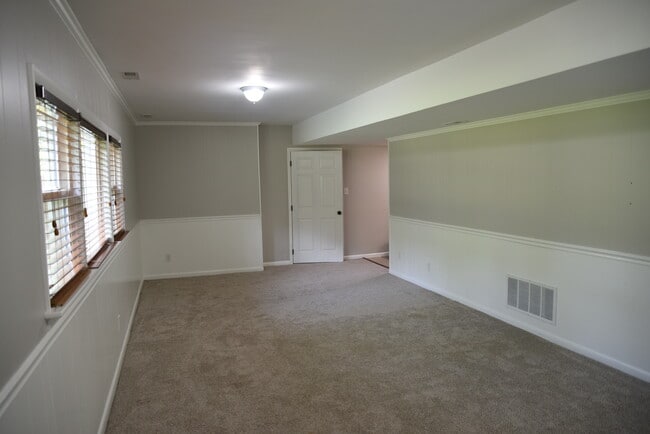 Building Photo - 500 Peachwood Pl