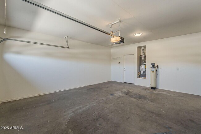 Building Photo - 3877 S Coach House Dr