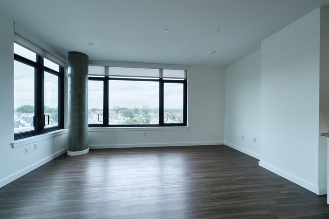 Building Photo - 957 Broadway