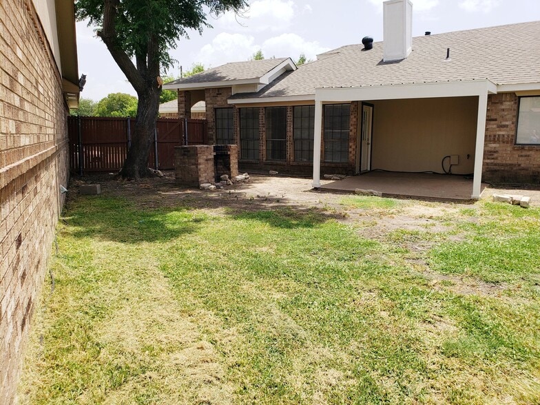 Building Photo - 4433 Flamingo Ct