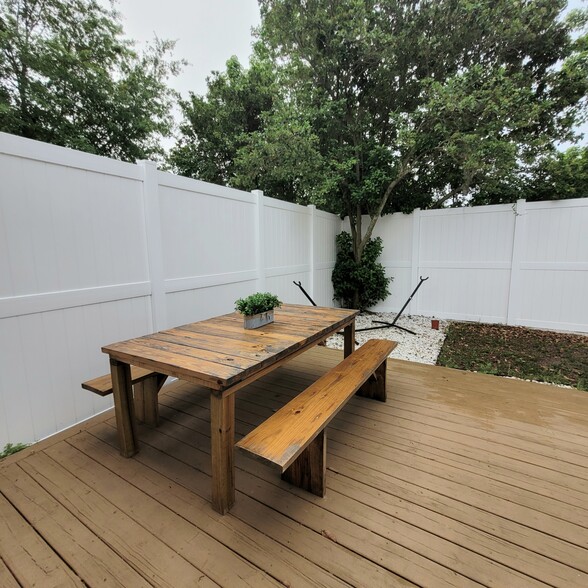 Patio 1 - 8380 Argyle Corners Ct