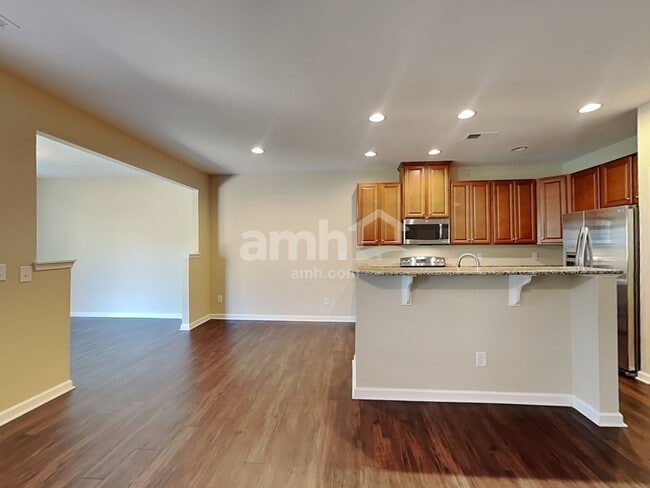 Building Photo - 3008 Fallondale Rd