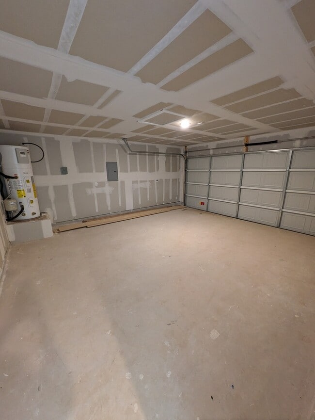 Building Photo - 19008 Encanto Aly