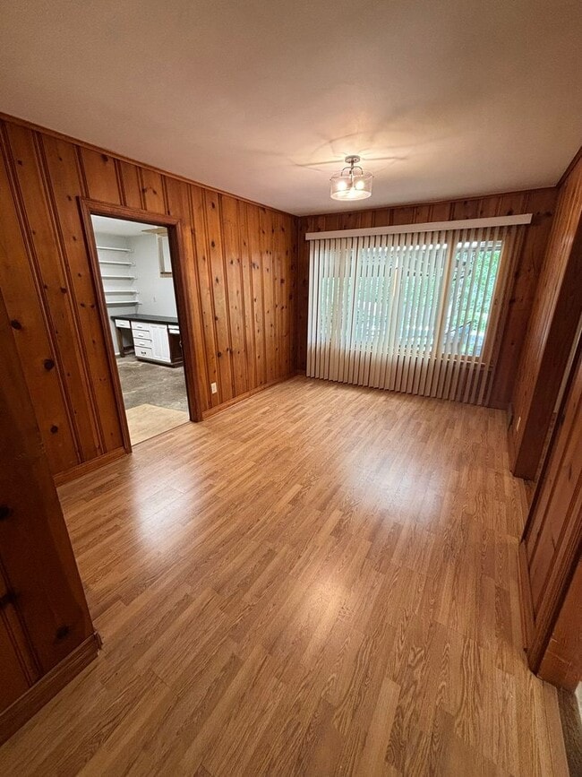 Building Photo - Mid-Century Modern 3-Bedroom, 2-Bathroom H...