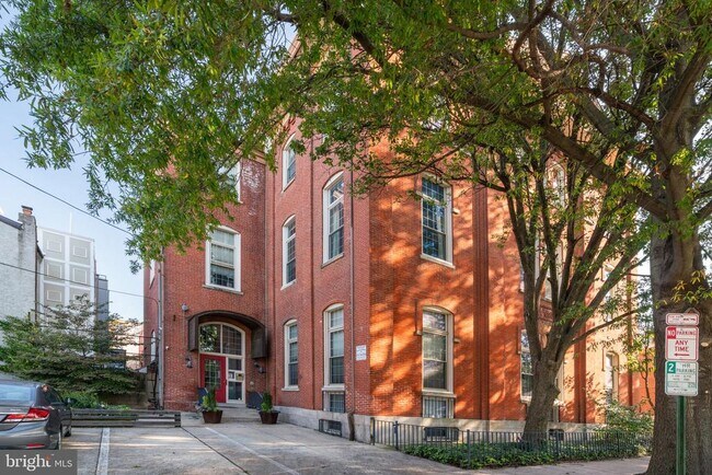 Building Photo - 915 Bainbridge St