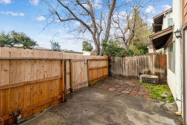 Large, gated private patio w/street access - 4721 N Cedar Ave