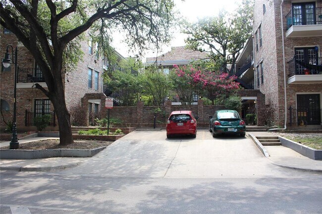Building Photo - 2801 Rio Grande St