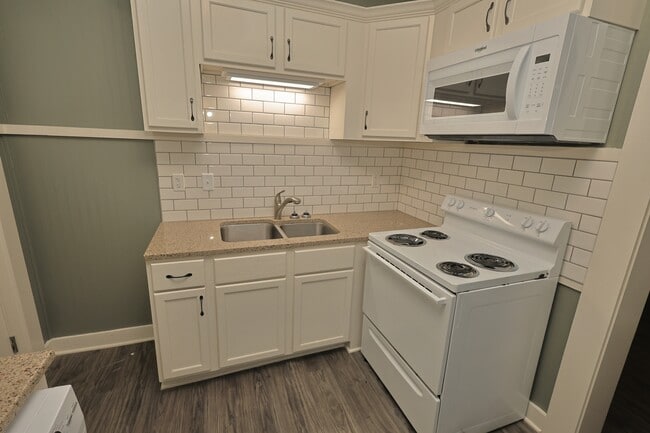 Building Photo - 621 Kiowa St