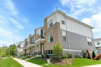 Building Photo - 29W710 Cambridge Ct