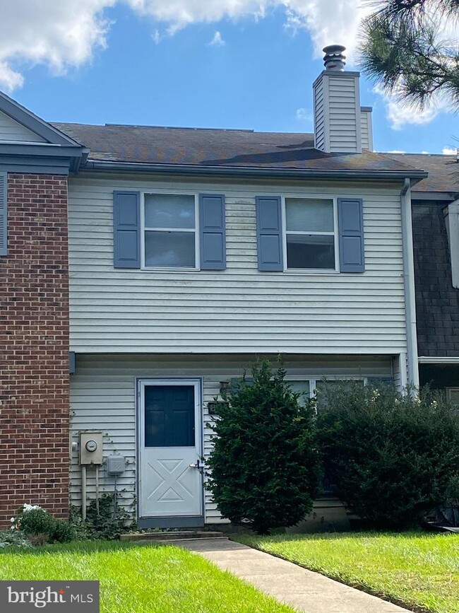 Primary Photo - 804 Woodcrest Dr