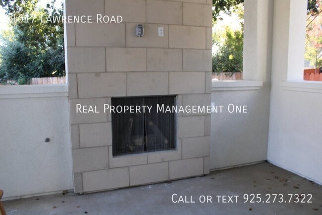 Building Photo - 1617 Lawrence Rd