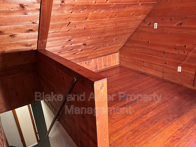 Building Photo - 11632 SE Beckman Ave