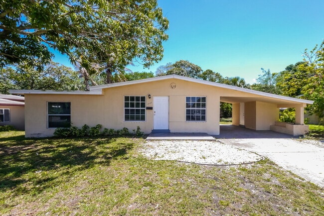 Building Photo - 2466 SW 7th St