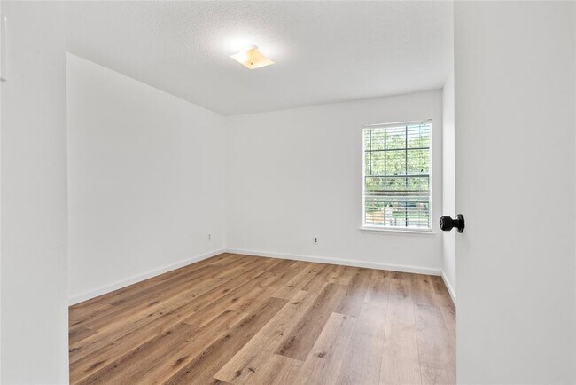 Building Photo - 6500 Sands Point Dr