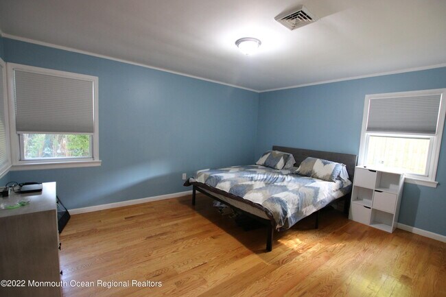 Building Photo - 180 Cliftwood Rd