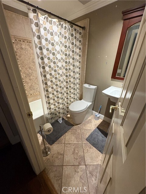 Building Photo - 1740 Orangewood Ave