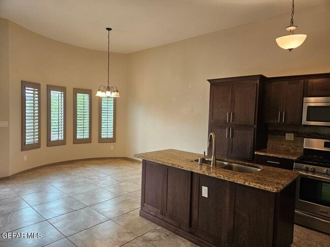 Building Photo - 7116 Copper Town Dr