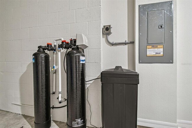 Building Photo - 11070 Crescent Deer Dr