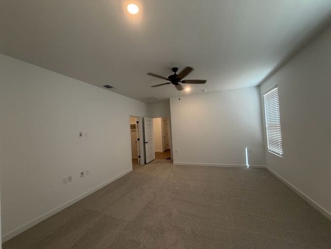 Building Photo - 8729 Ponderosa Ave