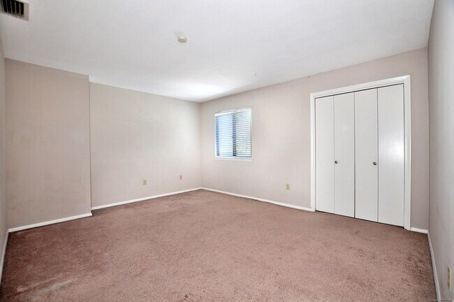 Building Photo - 305 Timber Ln