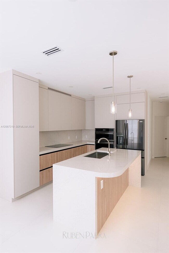 Building Photo - 8167 NW 108th Ct