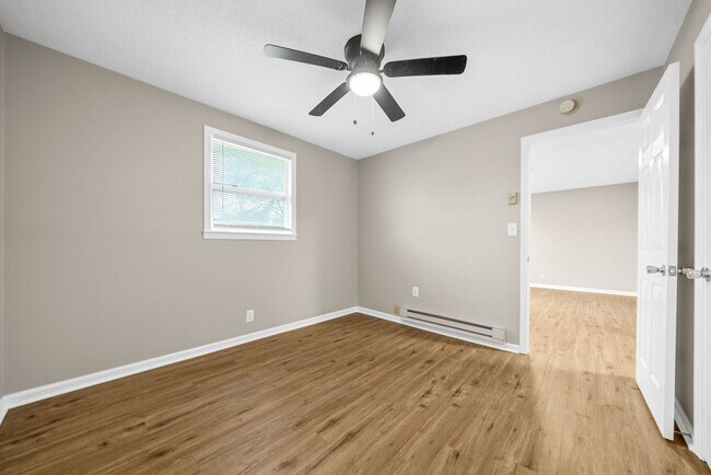 Building Photo - 114 Tandy Dr